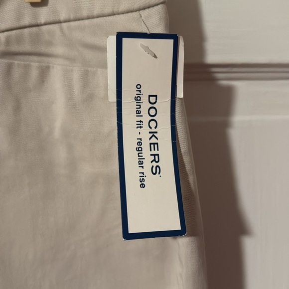 Dockers NWT Women's Flat Front Khaki's Size 14 Original Fit: no hem - Picture 3 of 9